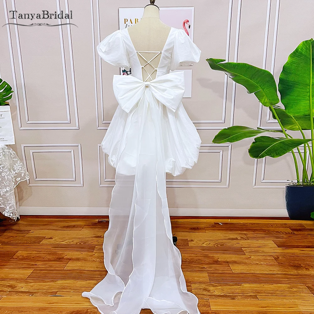 푹신한 스커트 짧은/미니 웨딩 드레스 분리 가능한 활 기차 세련된 DW761와 짧은 소매 사랑스러운 신부 가운