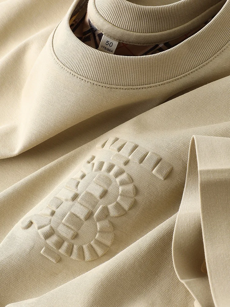 

Светло-бежевая мужская летняя футболка с коротким рукавом, тонкая, приталенная, с круглым вырезом, приятная к телу, повседневная, облегающая.