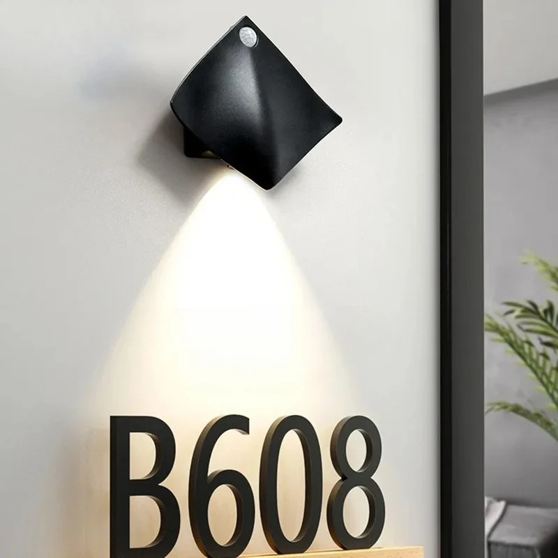

Modern Devil Fish Shape LED Wall Lamps Spotlight House Number Sensor Light Living Room Aisle Background Battery Powered Lighting