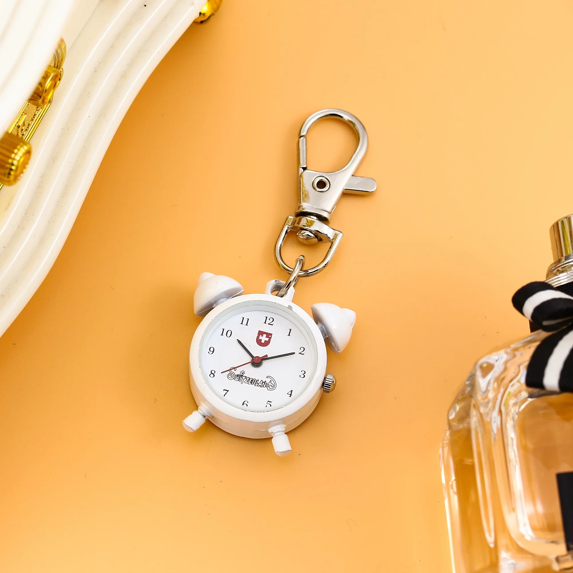 Mini mignon petit réveil en forme de montre suspendue porte-clés montre de poche dessin animé porte-clés créatif suspendu décoration porte-clés