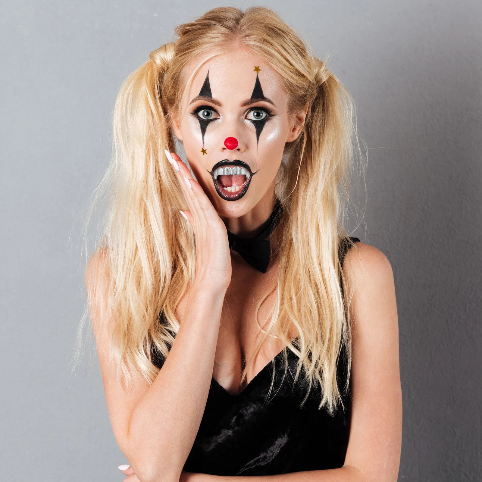 

8 шт., поддельные реквизиты на Хэллоуин, декоративные вставные зубы зомби для костюмированной вечеринки, детские и взрослые, забавное покрытие, вечерние сумки с искусственными зубами