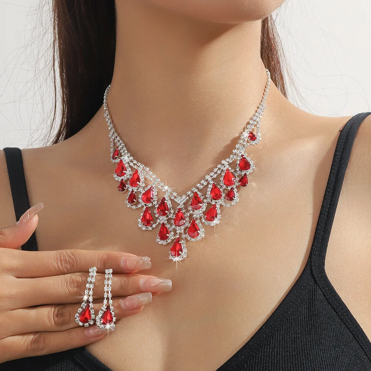 Wassertropfen Modeschmuck Strass Schmucksets für Frauen Mode Anhänger Halsketten Ohrringe Charms Hochzeit Zubehör Set