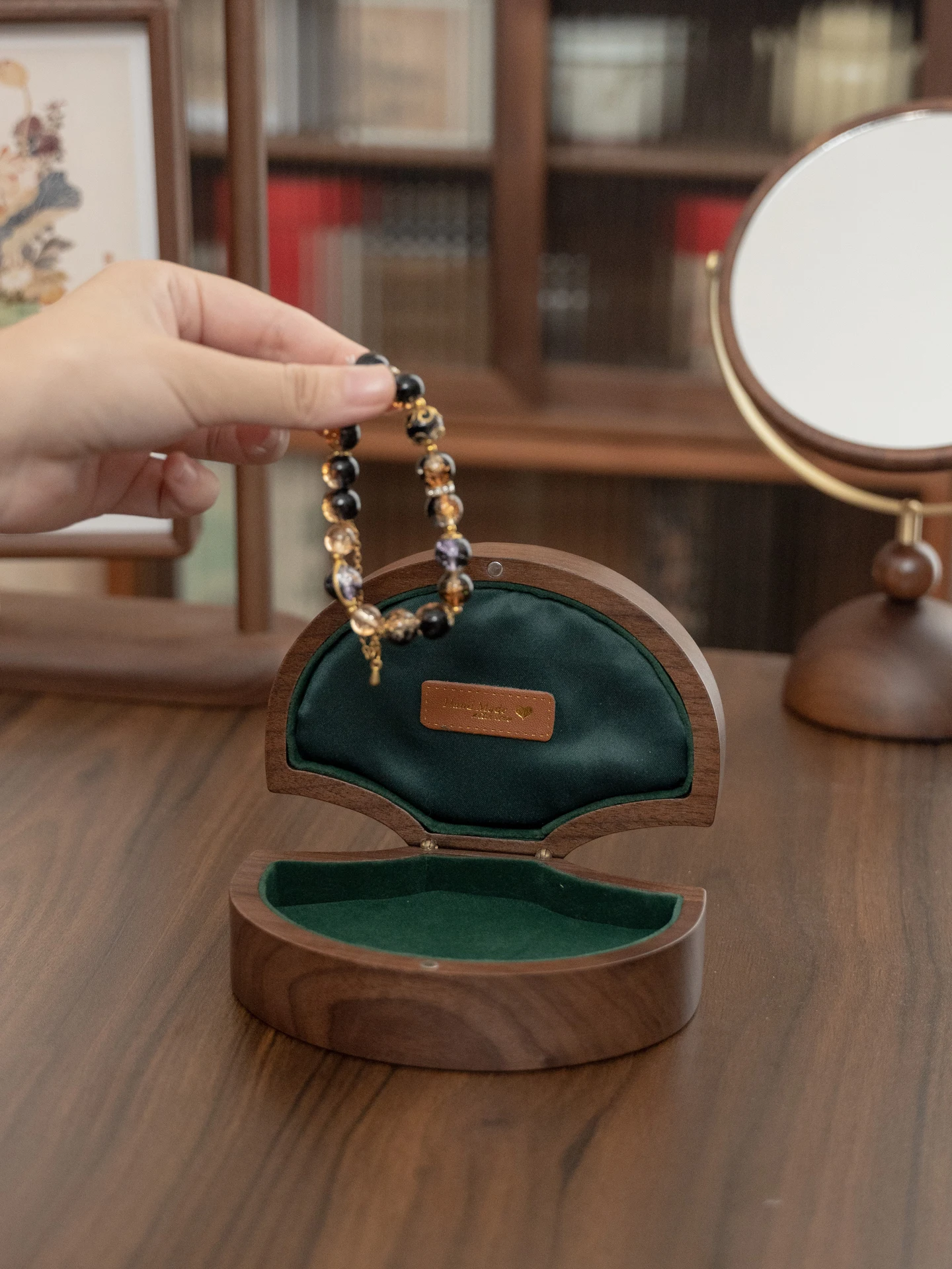 elegante-joyero-de-madera-organizador-de-almacenamiento-creativo-hecho-a-mano-para-pulseras-y-accesorios-estilo-vintag