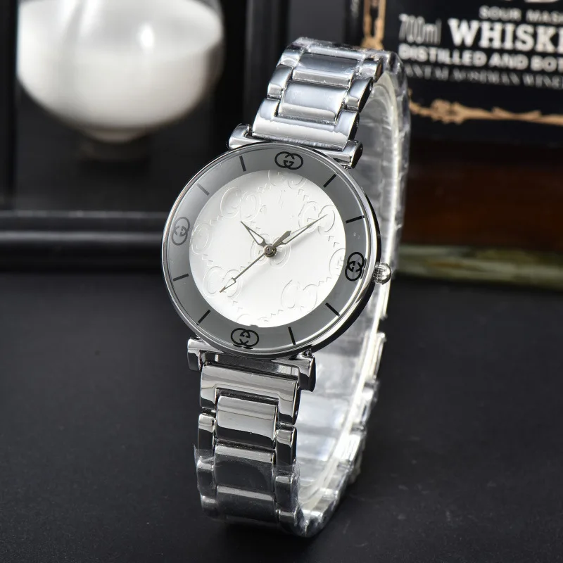 ​ ​ 2025 ساعة رياضية نسائية فاخرة ستانلس ستيل حركة كوارتز ياقوت كريستال مقاومة للماء 100 متر تصميم بسيط