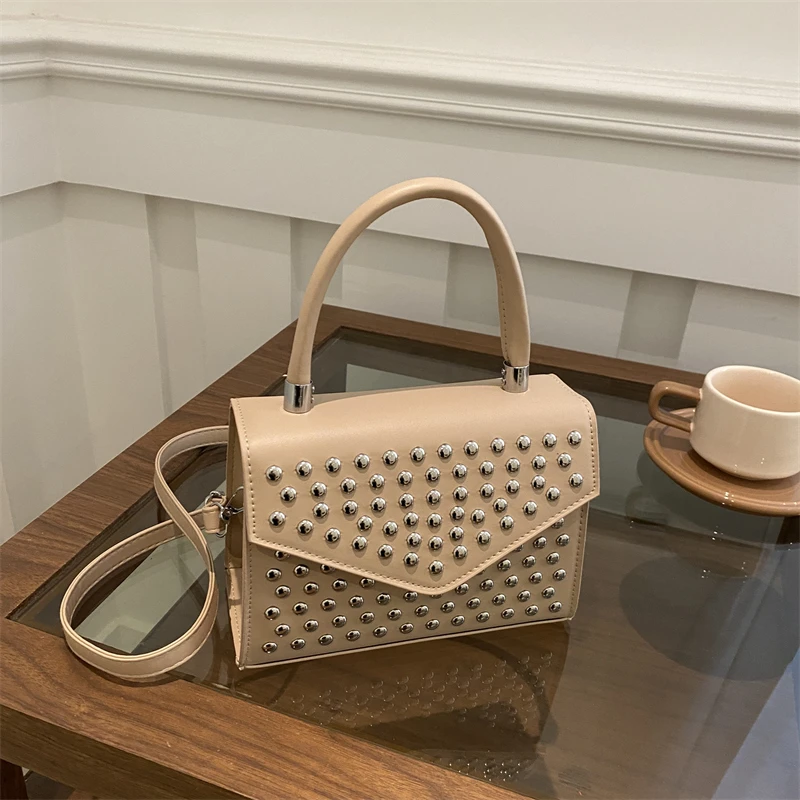 Designer Nieten Umhängetasche mit kurzem Griff Handtasche Mode Mini kleine Handytasche Geldbörse solide Pu-Leder Damen Umhängetaschen – Detail 15