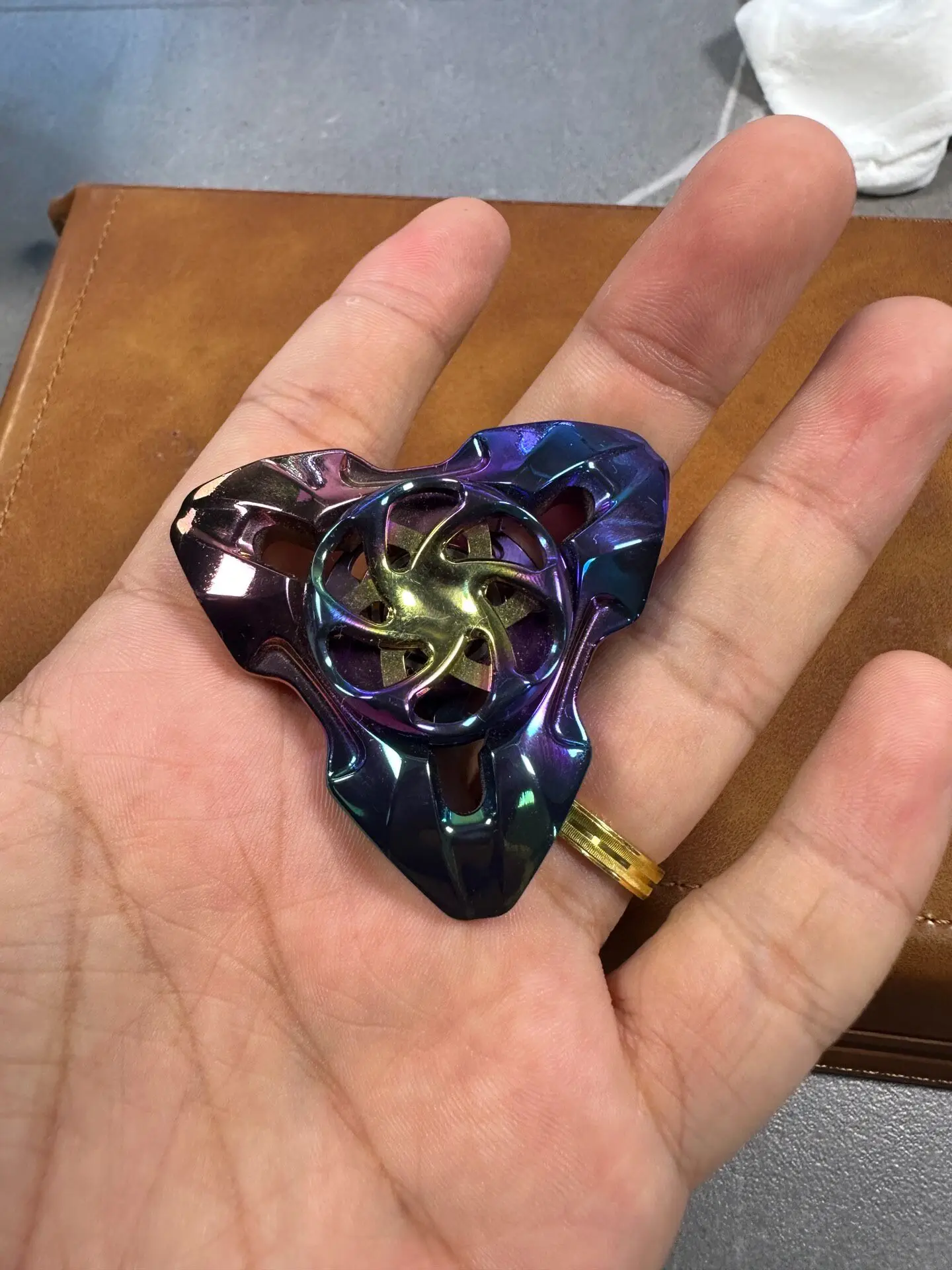 Used EDC YHEDC Zirconium Alloy Roasted Color Teng Snake + Zirconium Color Sea Market Pair Lock EDC Decompression Toy