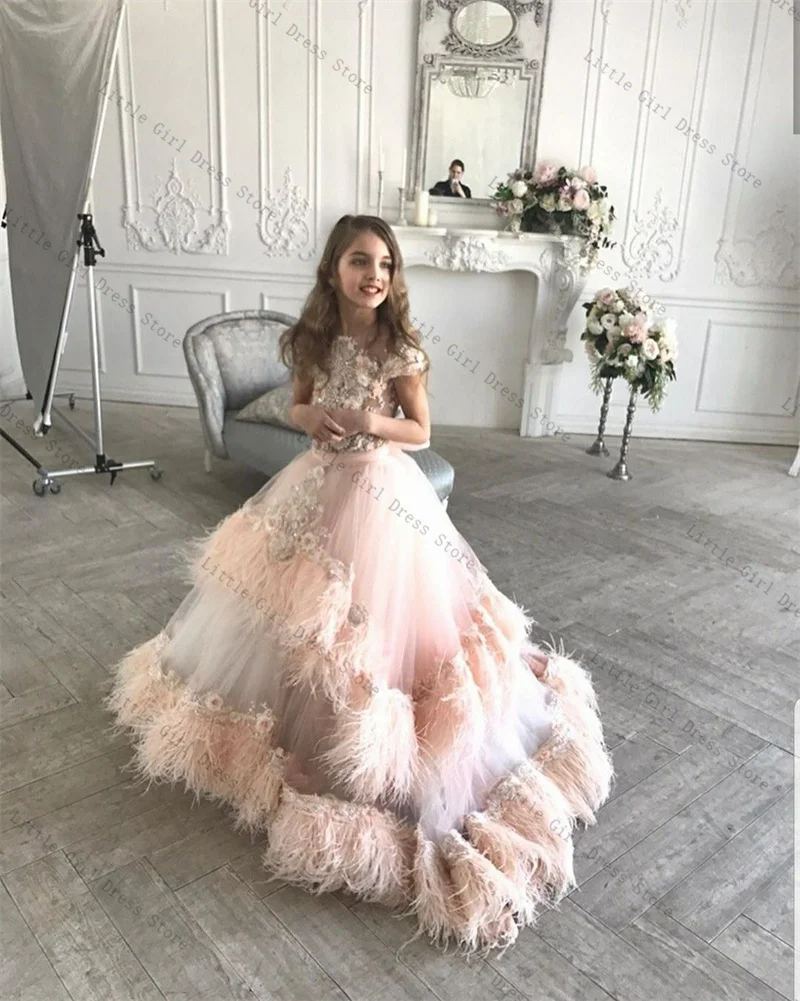 Abito da ragazza di fiore principessa con piume rosa Abito da sposa sexy con maniche corte applicato Abiti da ballo per spettacoli di feste di compleanno per bambini