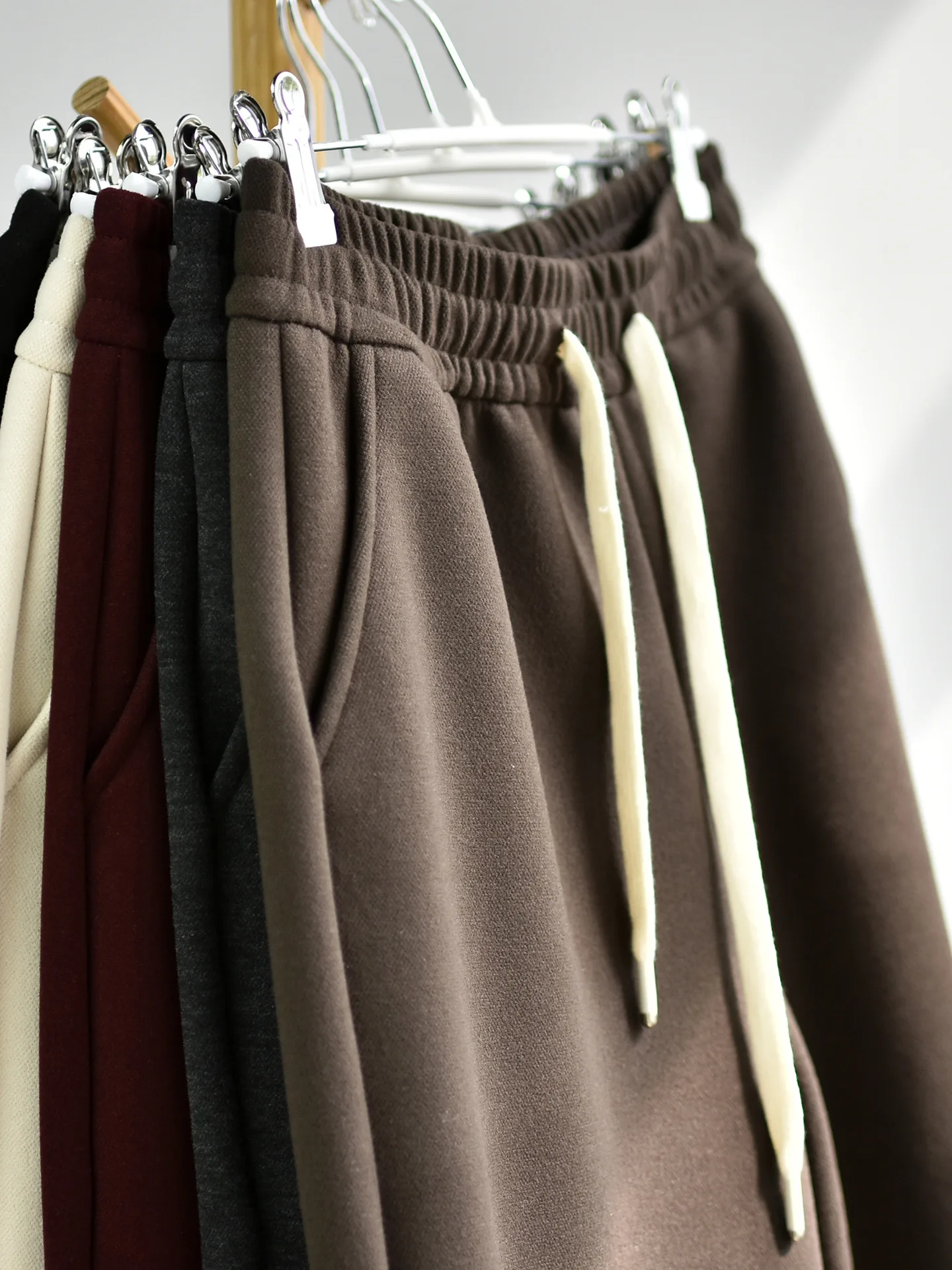 Casual Thicken Fleece-Lined Sweatpants Women Loose High Waisted Versatile Warm Female Pants 2025 Winter New Lady Sports Trousers