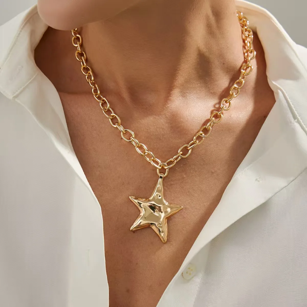 

Accessories Simple Personality Folded Pentagram Necklace Design Sense Fashion Versatile Men and Women