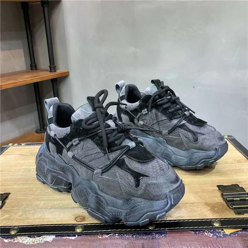 

Women's Sports Shoes Fashion Breathable Bottom Tennis Shoes Breathable Walking Sports Shoes Comfortable Heightening Casual Shoes