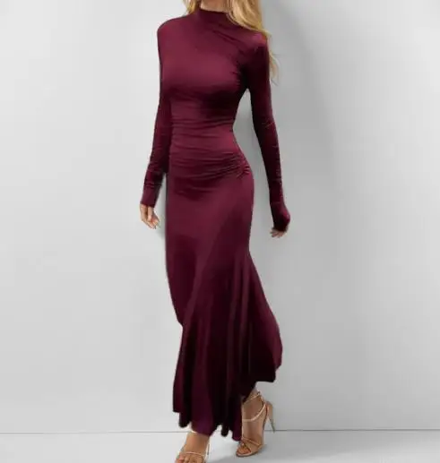 

2025 Wine Red Temperament Round Neck Pleated Slim Fit Long Sleeved Tight Fitting Dress for Ladies Elegant Banquet Dress Dress
