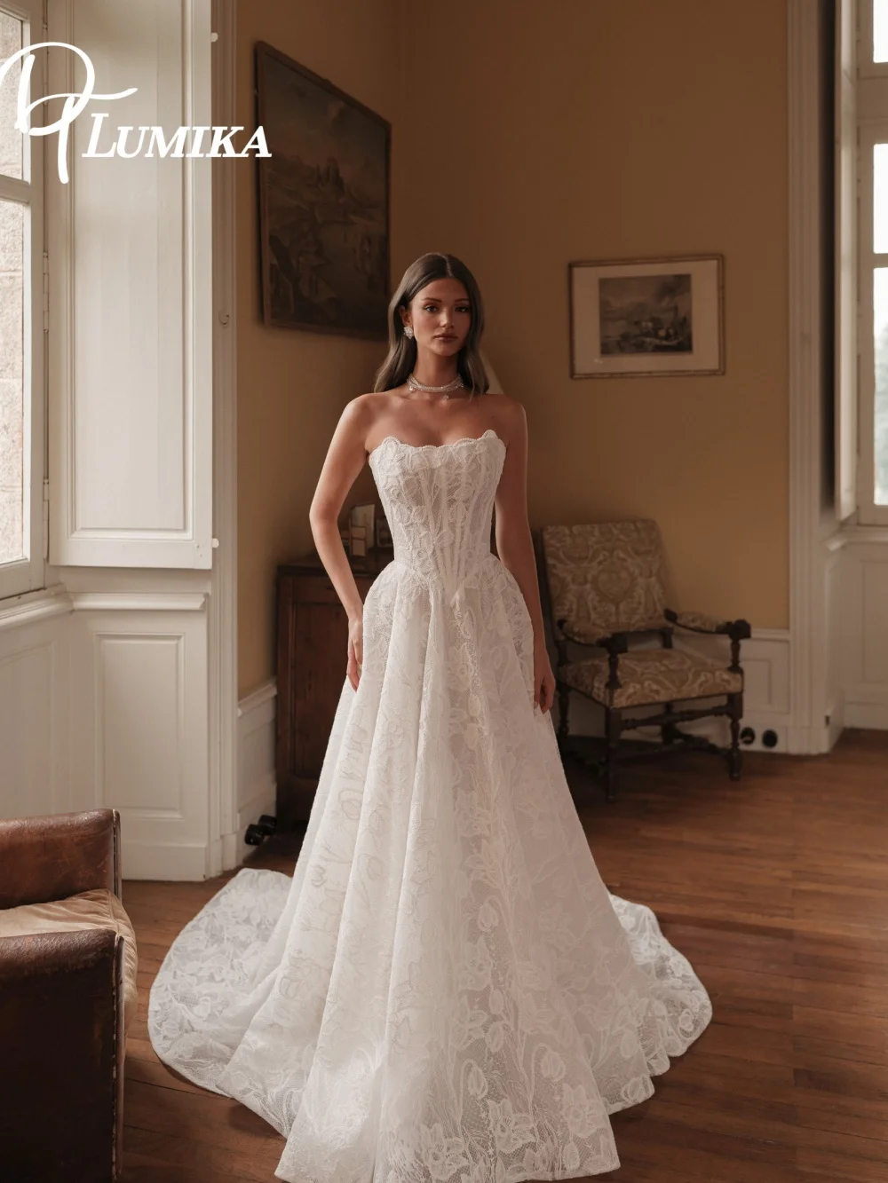 

Gorgeous Lace Strapless Wedding Dress 2026 Luxurious Floral-Embroidered Formal Bridal Gown Elegant Ball Gown Floor-Length Bridal