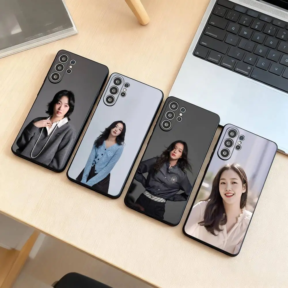 K-Kim Go-eun  Phone Case For Samsung S25,S24,S21,S22,S23,S30,Ultra,S20,Plus,Fe,Soft Silicone Black Cover