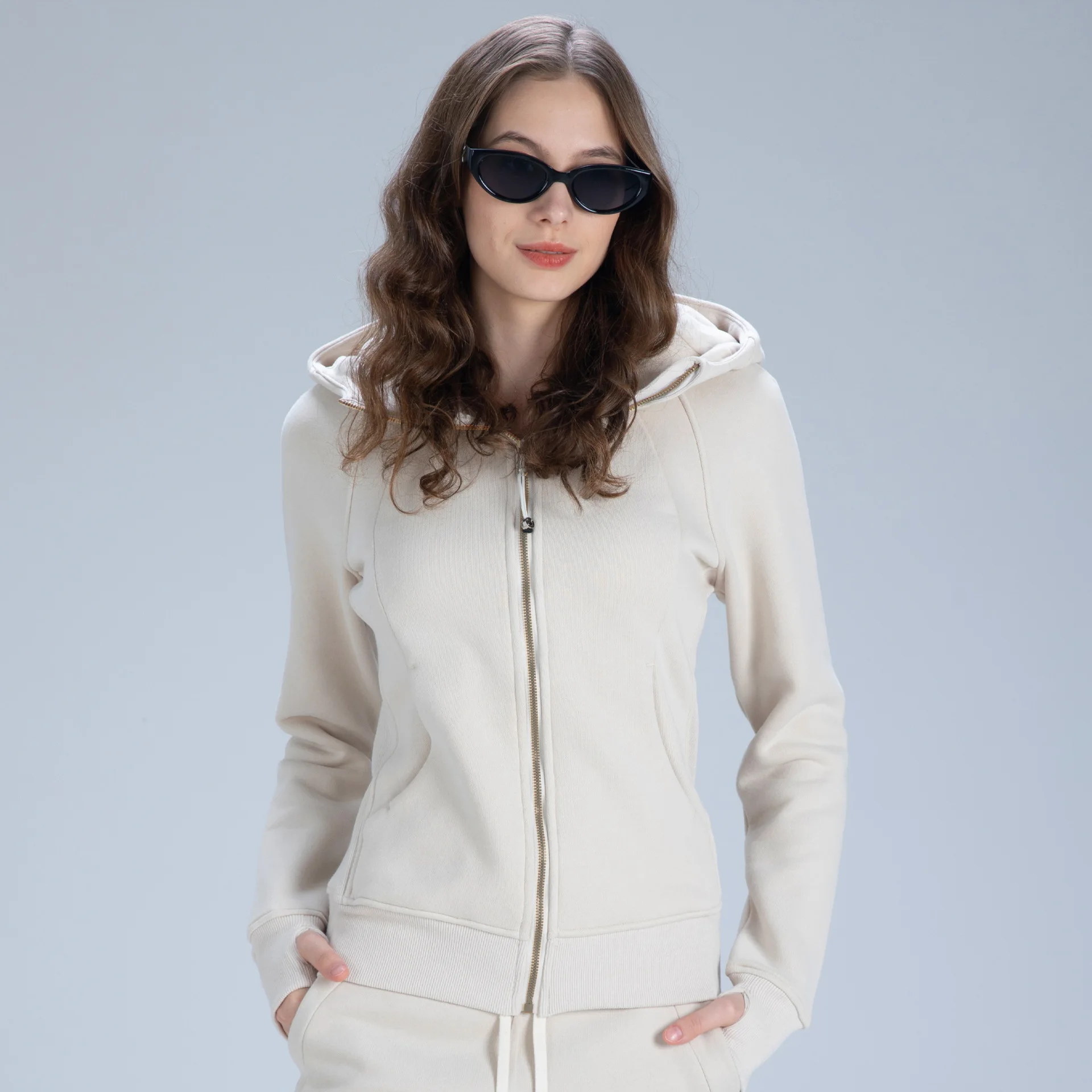 سترة رياضية خارجية دافئة من الصوف للنساء بسحاب أمامي ضيق للتخسيس مناسب للشتاء الحراري واليوجا واللياقة البدنية معطف بقلنسوة