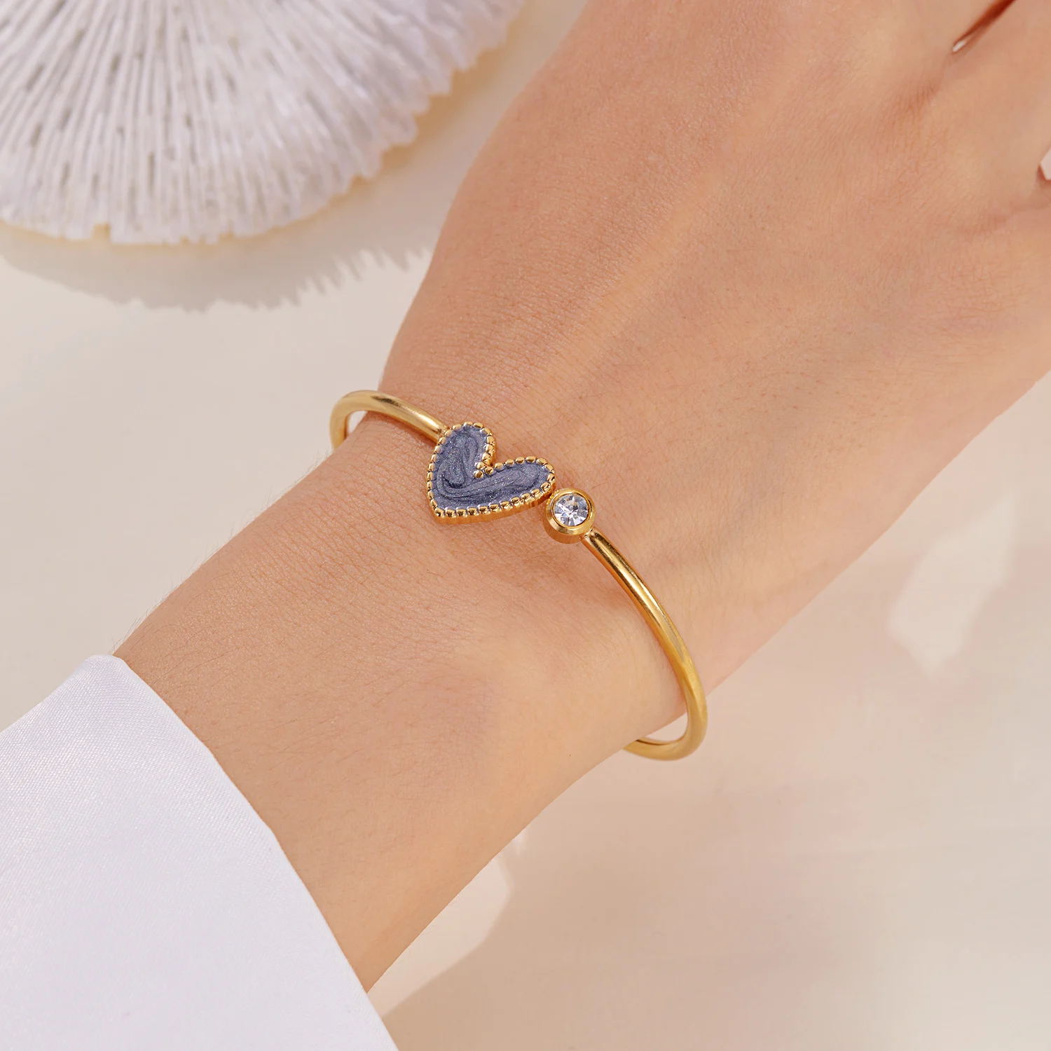 Neue Trendy Vergoldete Einfache Herz Manschette Armreifen für Frauen Hohe Qualität Edelstahl Kristall Armbänder Wasserdicht Schmuck – Detail 7