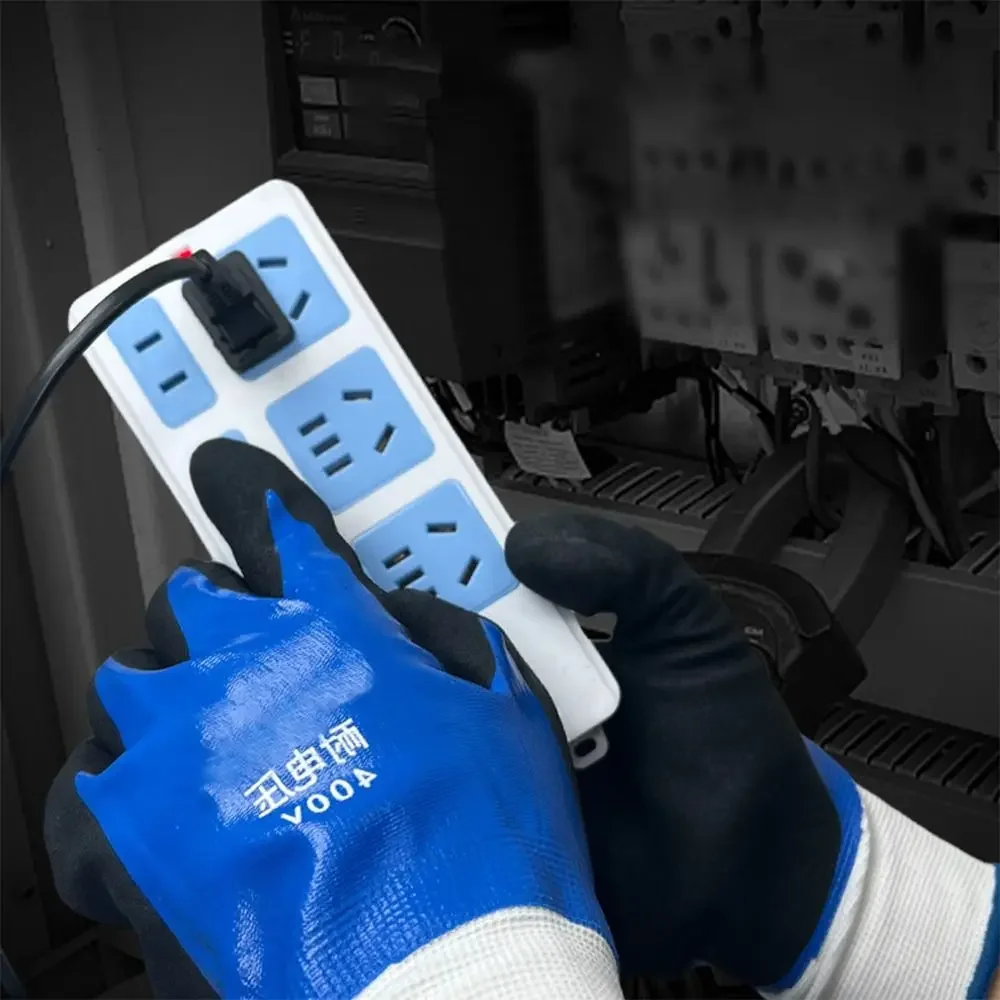 

Blue Electrician Insulating Gloves Withstanding Voltage 400V High Elasticity Touch Screen Glove Safety Protective