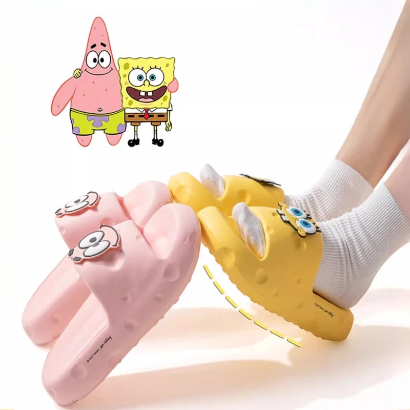 

Новые милые тапочки с изображением Губки Боба для женщин, летние, модные, для улицы и дома, нескользящие, с открытым носком, мультяшные, для девочек и студенток.