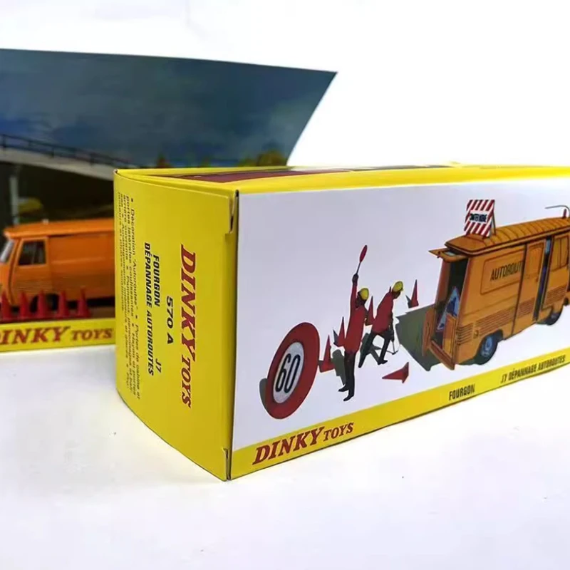 

Dinky Toys, масштаб 1:43, 570A, дорожный сплав, имитация модели автомобиля, статическая коллекция, украшенные праздничные подарки, игрушки, сувенирный подарок