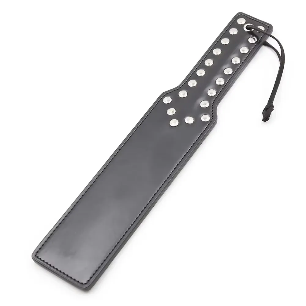 

31.5cm Punk Rivet Spank Paddle Horse Whip Beat Horse Training Crop Equestrian Riding Equestrian bat Submissive for Cosplay