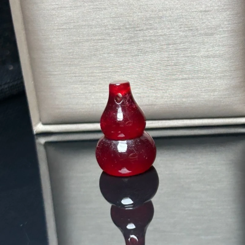

Fashion and Elegance, Red Gourd Daily Pendant.