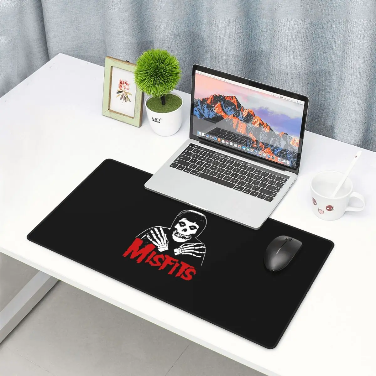 

Большой коврик для мыши Misfits Skull Gamer, коврики для ПК и ноутбуков, коврик для клавиатуры, компьютерный игровой коврик, офисные аксессуары, настольный коврик