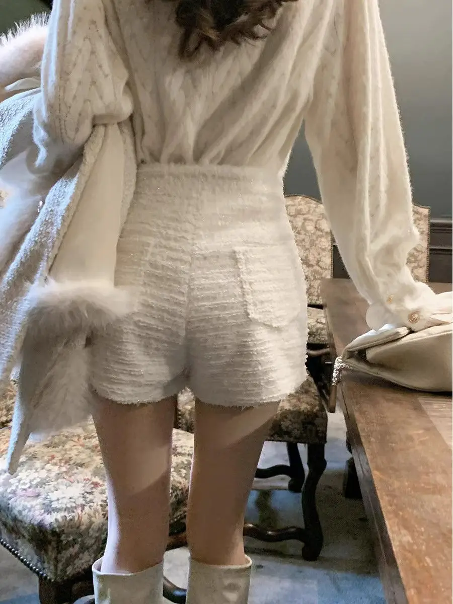 Pantaloncini di tweed stile francese autunno/inverno 2023 Pantaloncini di avvio dimagranti a vita alta per le donne Design elegante e chic Versatile e unico