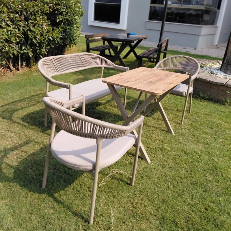 Elegant and comfortable tea set