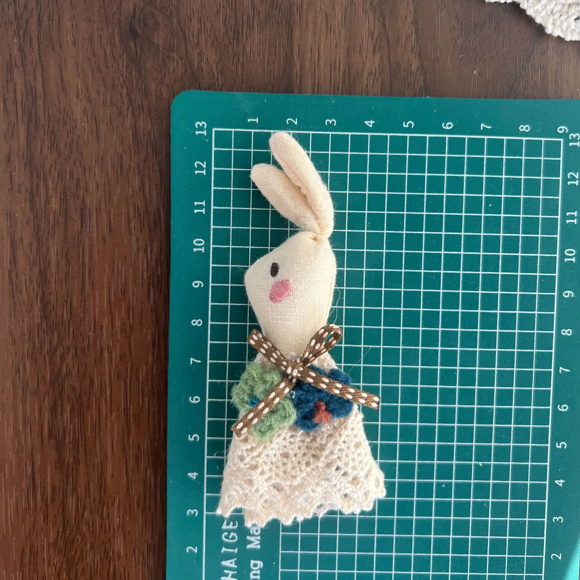 Brooch Pin DIY Cute Rabbit Plush Filled Linen Craft Supply for Scarf Hat Bag Decoration Lightweight Mini Soft Handmade