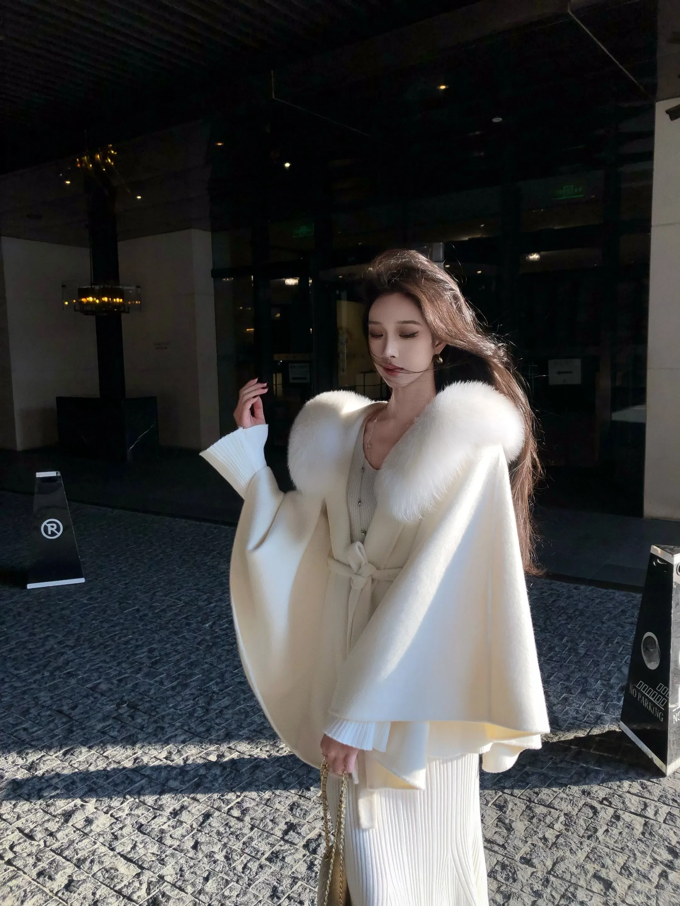 

Двустороннее шерстяное пальто-накидка женское с меховым воротником, повседневное, модное, для молодых женщин