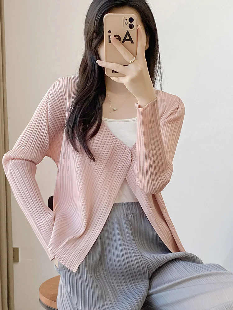 Loose Large Size Women's Long Sleeve Jacket Autumn New Style Three Houses Wind Pleated Cardigan Elegant Versatile Top
