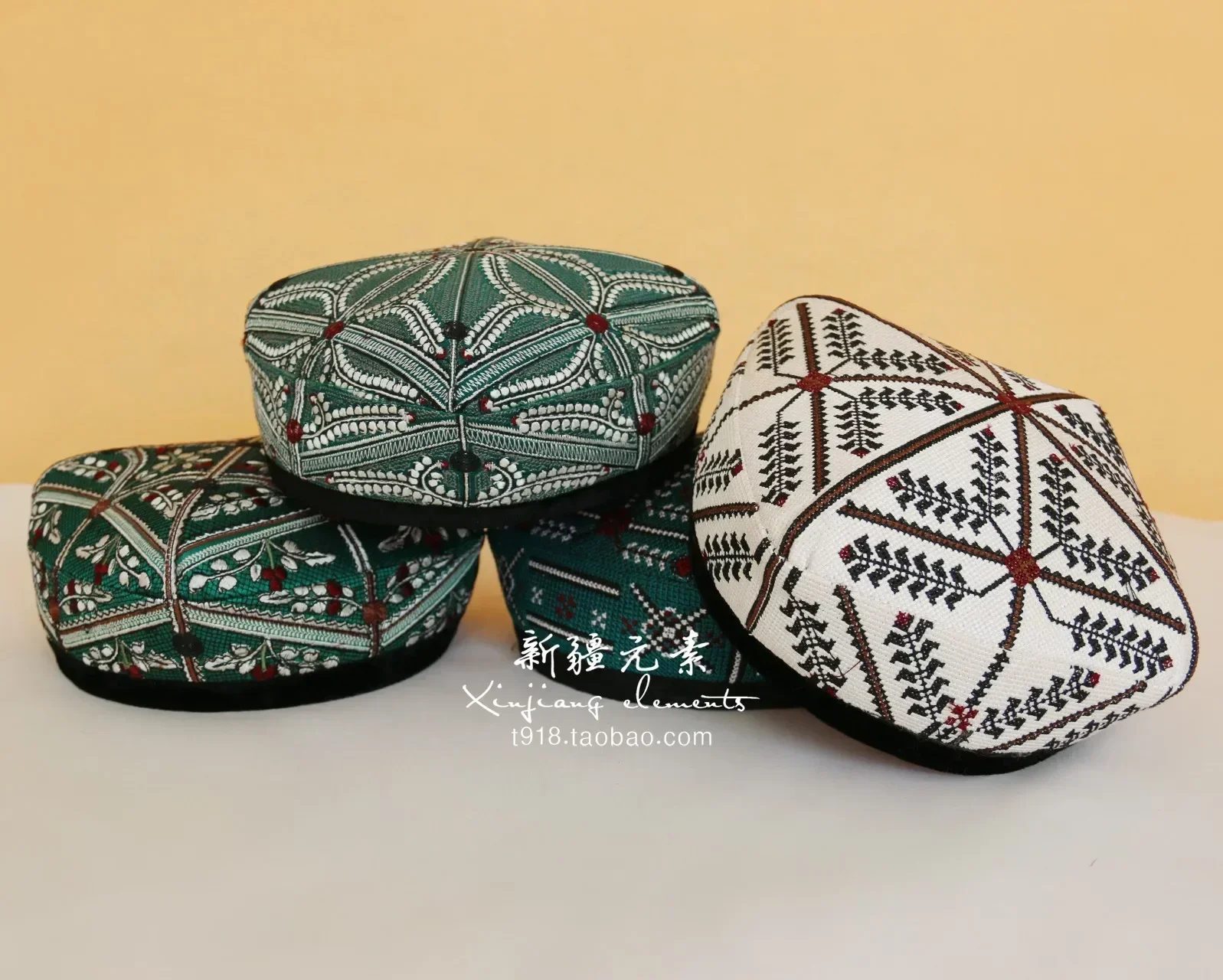 Xinjiang ethnic customs characteristics Uyghur flower hat embroidered four-horned hat handicraft dance