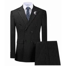 High quality tight fitting men's suit, modern business men's clothing, high-end texture