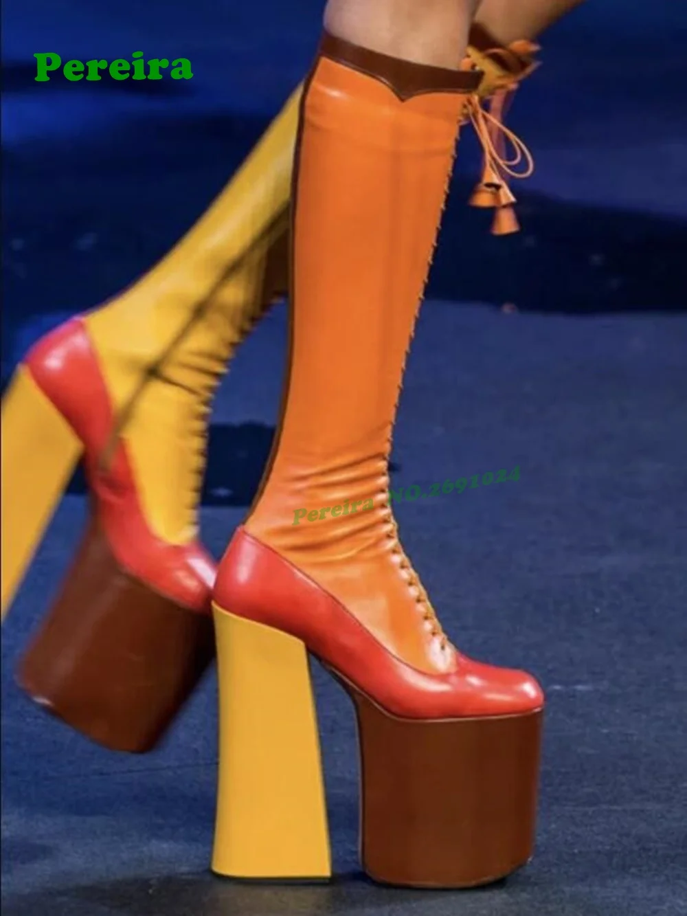 

Сапоги до колена в стиле пэчворк на платформе, глянцевые женские высокие сапоги на шнуровке с круглым носком, мотоциклетная обувь в стиле панк на массивном каблуке, роскошная подиумная обувь