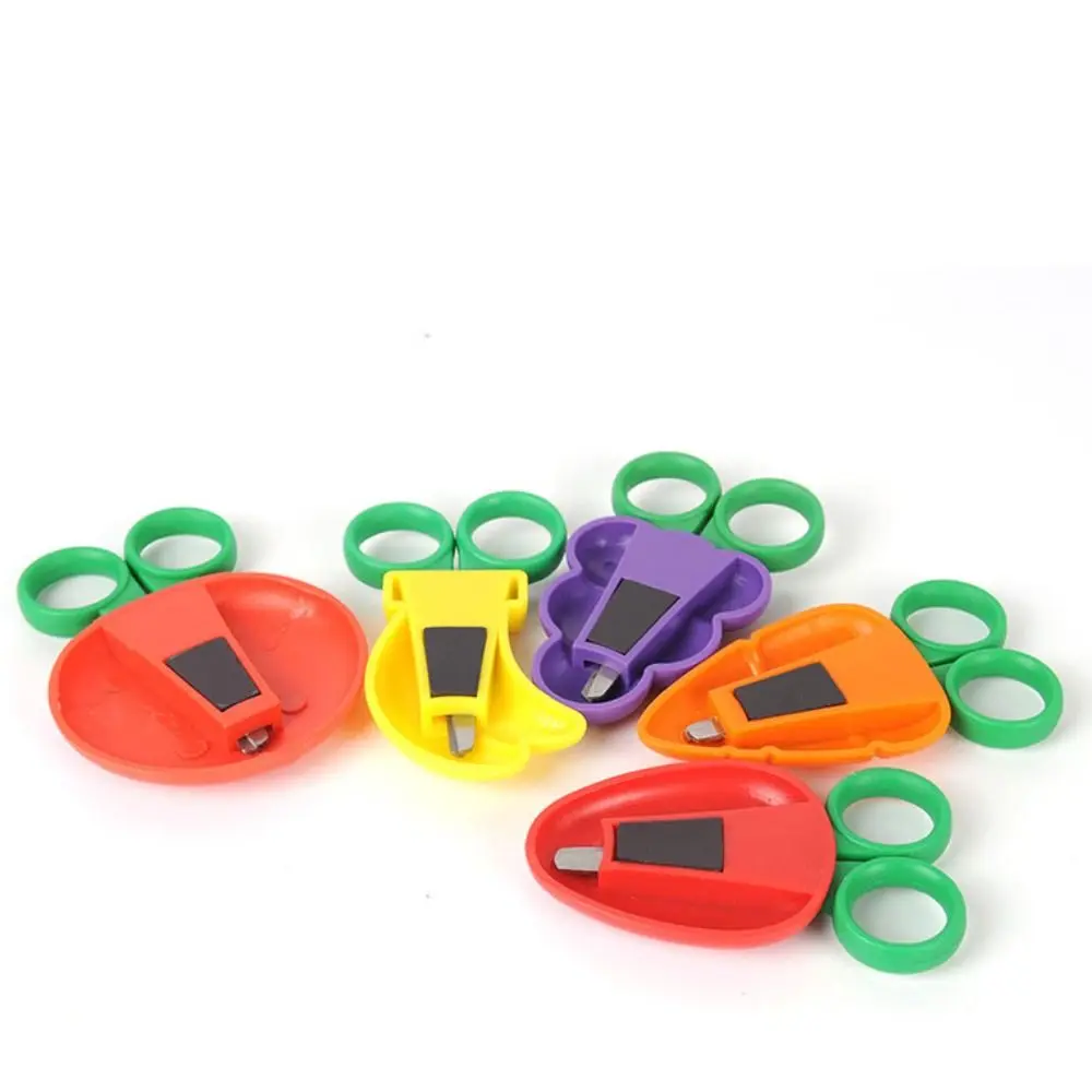 4 Piezas de Tijeras Magnéticas con Diseño de Frutas, Mini Tijeras de Bolsillo para Niños, Multifuncionales, con Adhesivo para Refrigerador