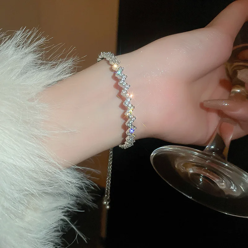 New South Korea Exquisite Simple Wave Bracelet Sweet Temperament Fashion Bracelet Elegant Ladies Jewelry