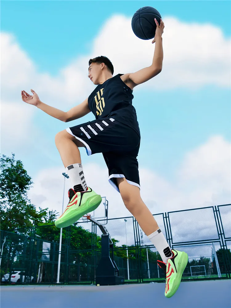 

New men's sports shoes Breathable sports thick-soled running shoes Fashionable street style walking sports shoes Women's trendy