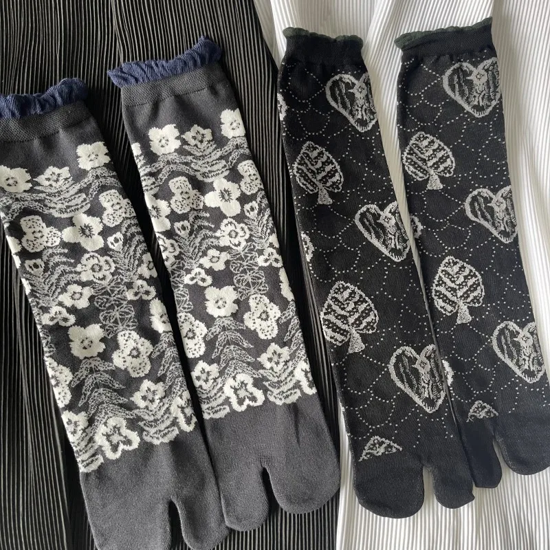 

High Quality for Woman Spring Autumn Winter Split Toe Cotton Socks Flowers Pattern Stripes Comfortable Two-Toed Women's Tabi Sox