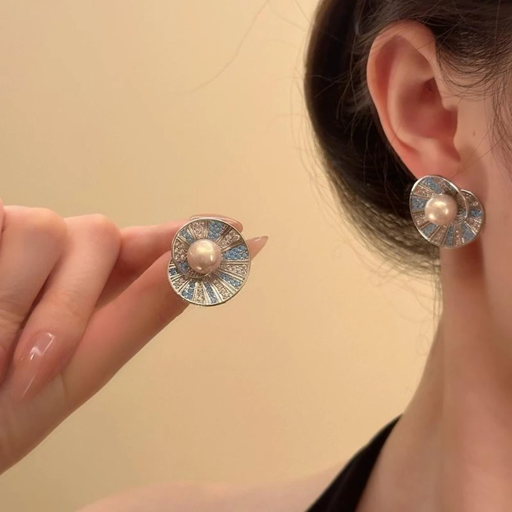 Vintage Temperament Blue Enamel Rhinestone Shell Imitation Pearl Conch Stud Earrings for Women Fashion Designer Earrings Jewelry