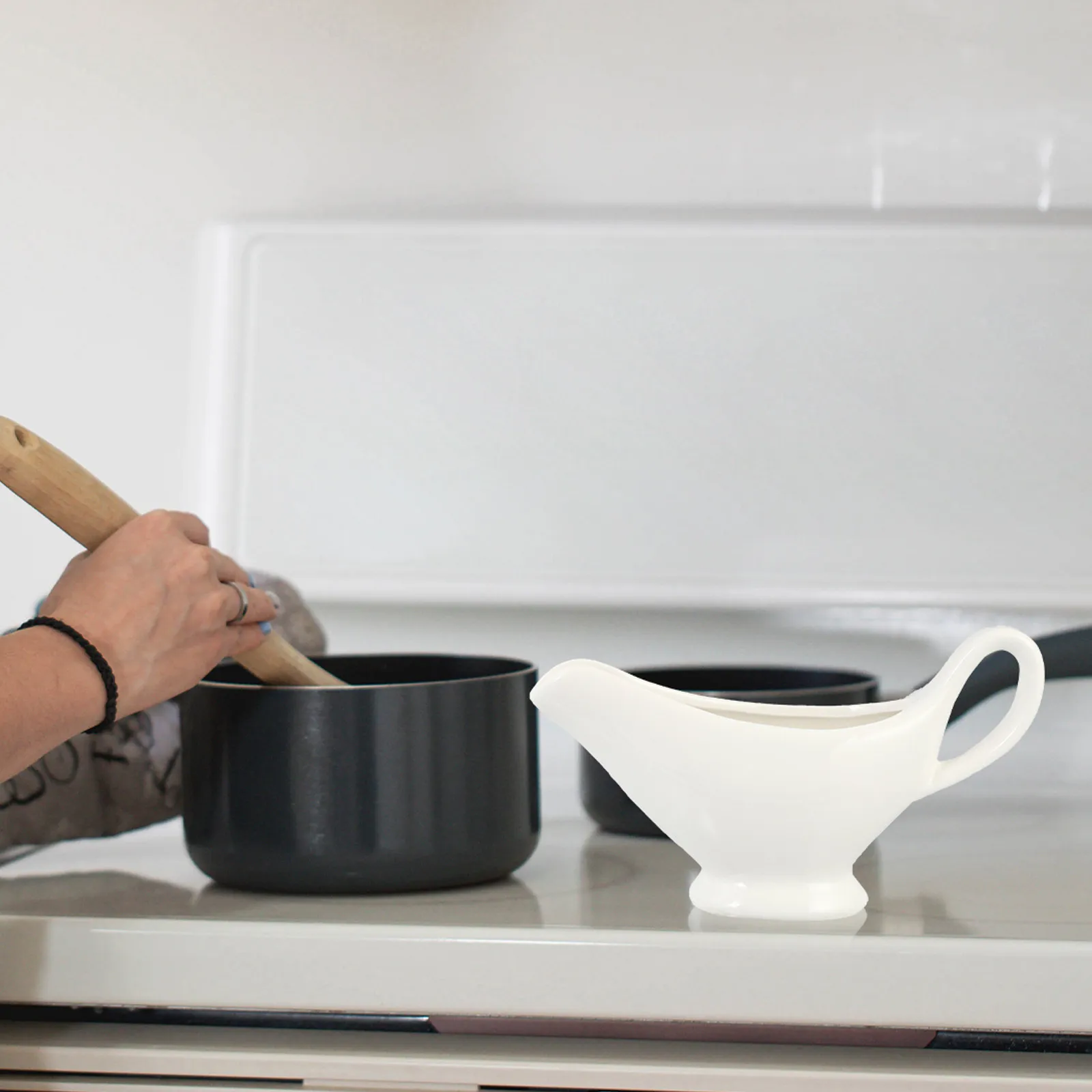 2Pcs Premium Ceramic Sauce Cups Set Gravy Boat for Hot Cold Sauces Dressings Broth Seasoning Container Kitchen Supplies
