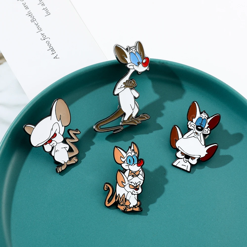 لطيف الأبيض ماوس دبابيس المينا دبابيس Kawaii الحيوان بروش لحقيبة الظهر الملابس شارة اكسسوارات للأطفال هدايا عيد ميلاد مجوهرات