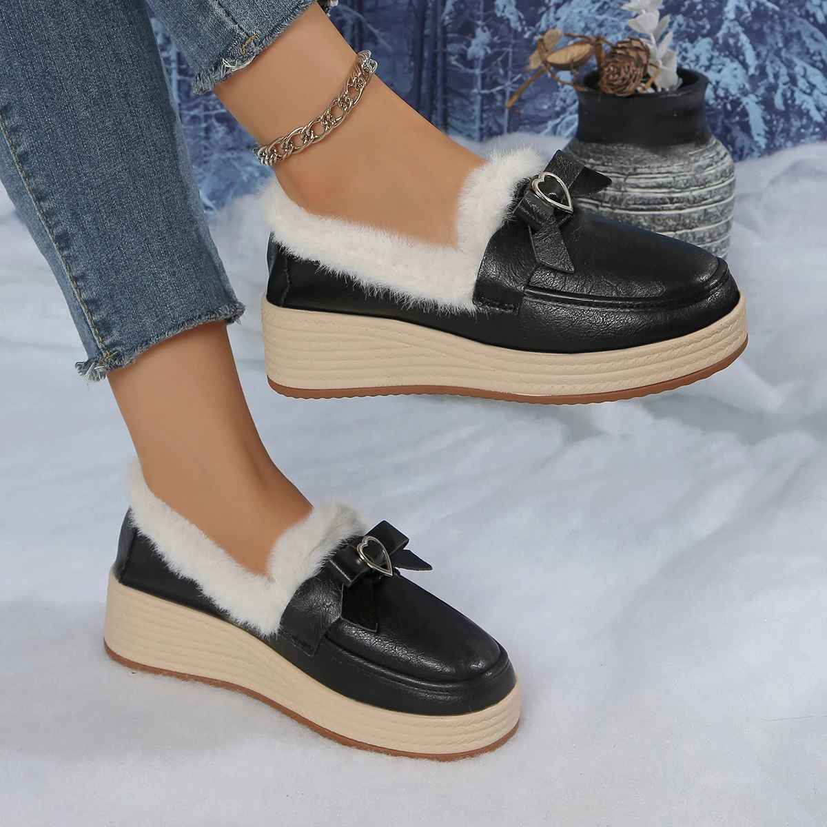 

Зимние хиты продаж, удобные теплые короткие ботинки на танкетке с круглым носком, модные новые нескользящие повседневные женские ботинки на толстой подошве