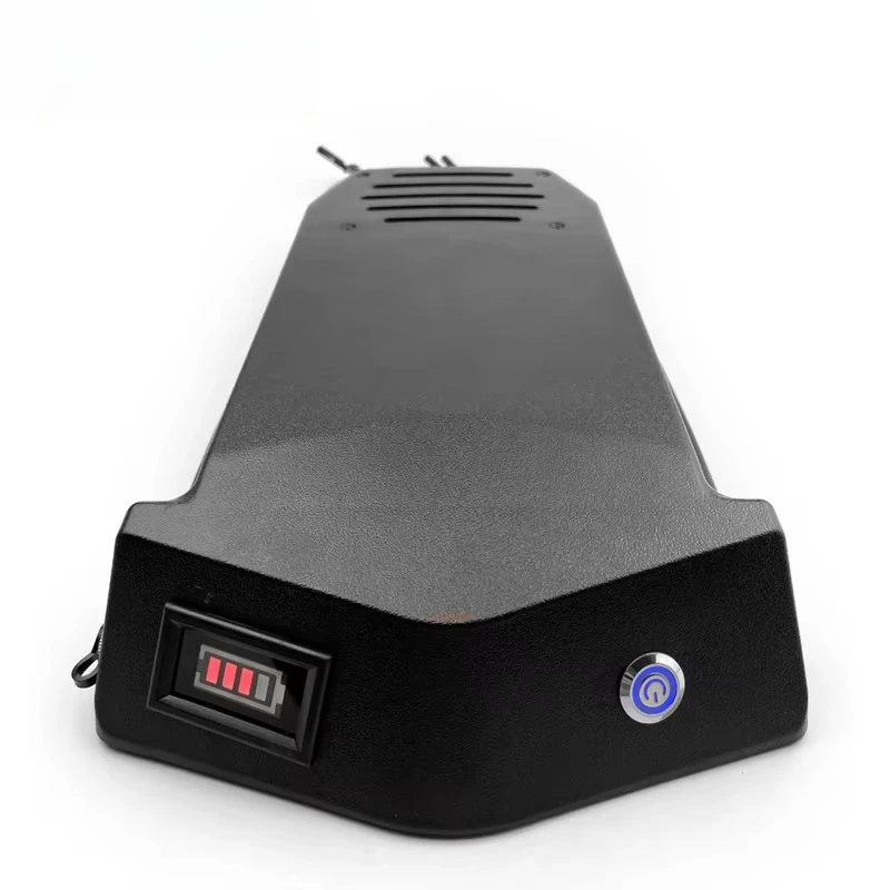 لوح تزلج كهربائي عالي الجودة على الطرق الوعرة 2000mah 5C 18650 خلية 36V 10Ah بطارية ليثيوم صندوق بلاستيكي مع جهاز تحكم عن بعد