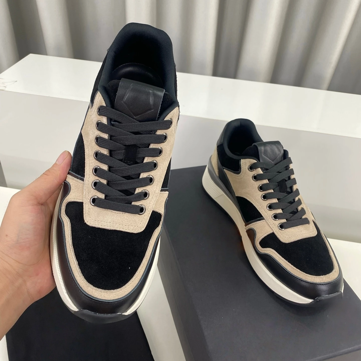 

Handmade Men's Shoes Luxury Brand Casual Sneakers Genuine Leather Cycling Running Shoes Suede Non-Slip Hiking Shoes Holiday Gift