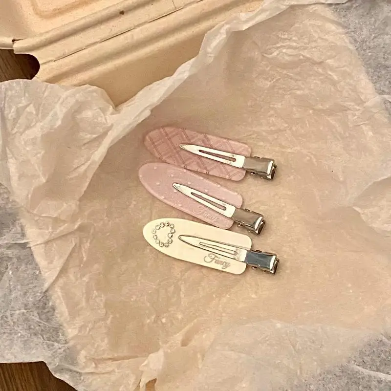 3-teilige, rautengemusterte, herzförmige Strass-Haarspange ohne Spuren an der Seite, Damen-Pony-Entenschnabel-Kopfbedeckung, Y2K-Geschenk – Detail 9