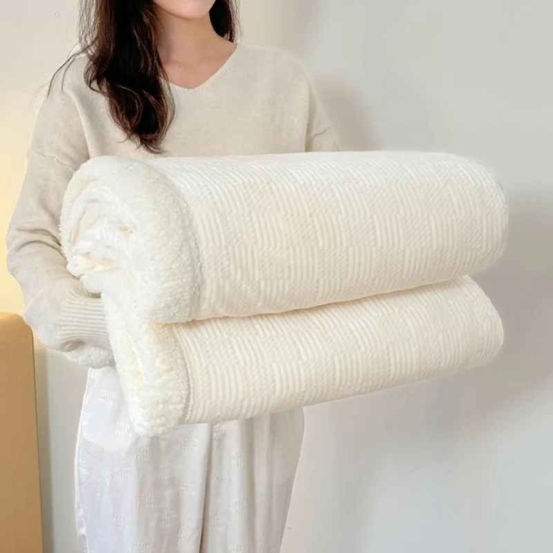 2025 new multi-functional office nap blanket Class A babe fleece jacquard blanket thickened casual shawl blanket