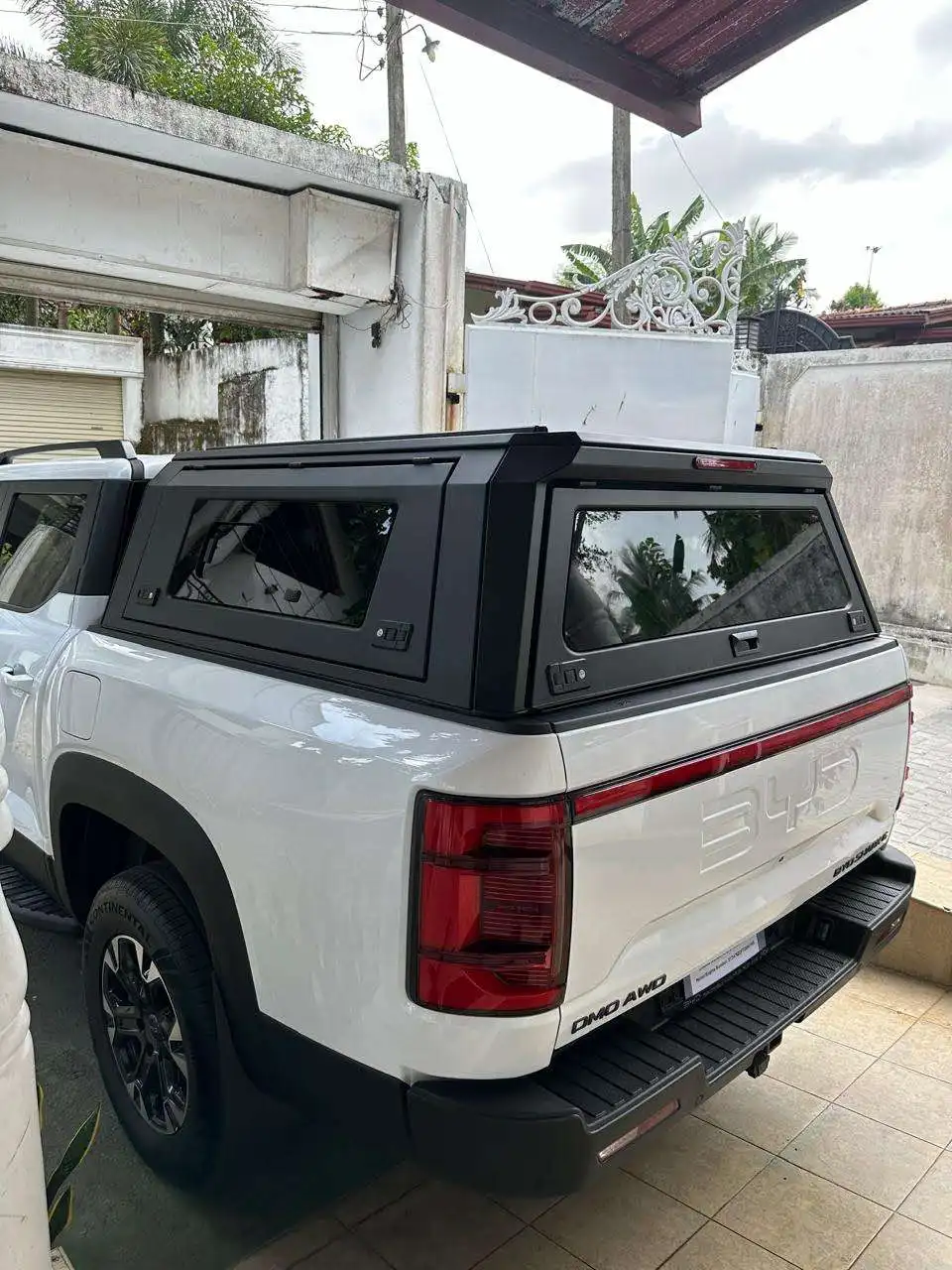 

CoolCar Universal 4x4 Pickup Canopy 2022 Aluminum Alloy Hardtop For Isuzu For Tundra Tacoma F150 5.5 Ft Bed To