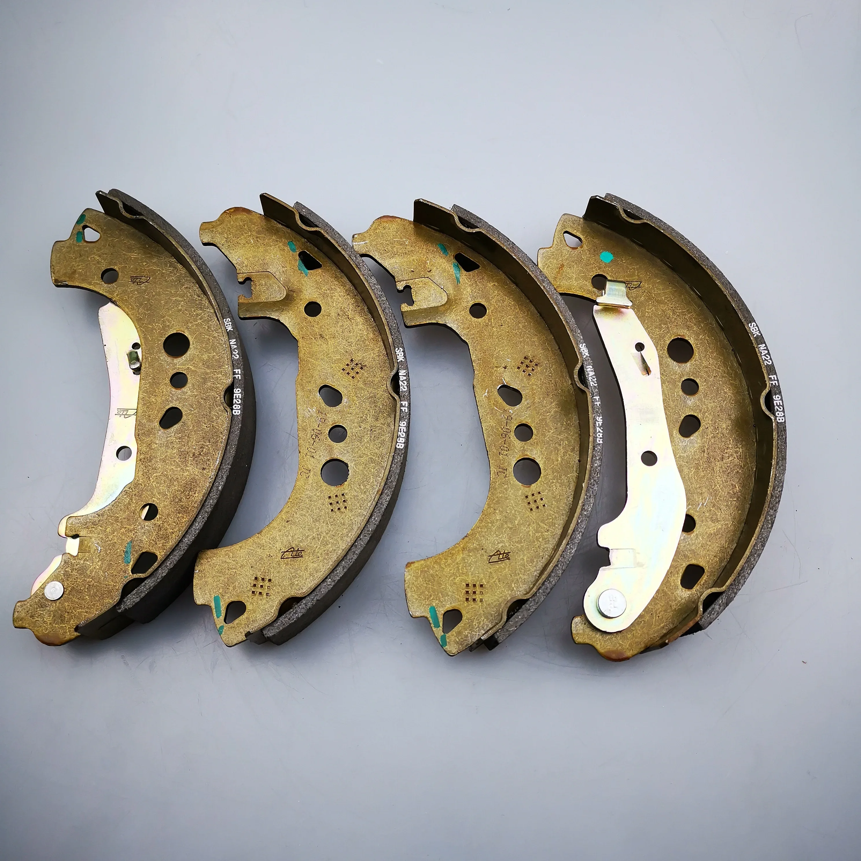 SAIC MAXUS EV30 original rear brake shoe C00196854 C00196855