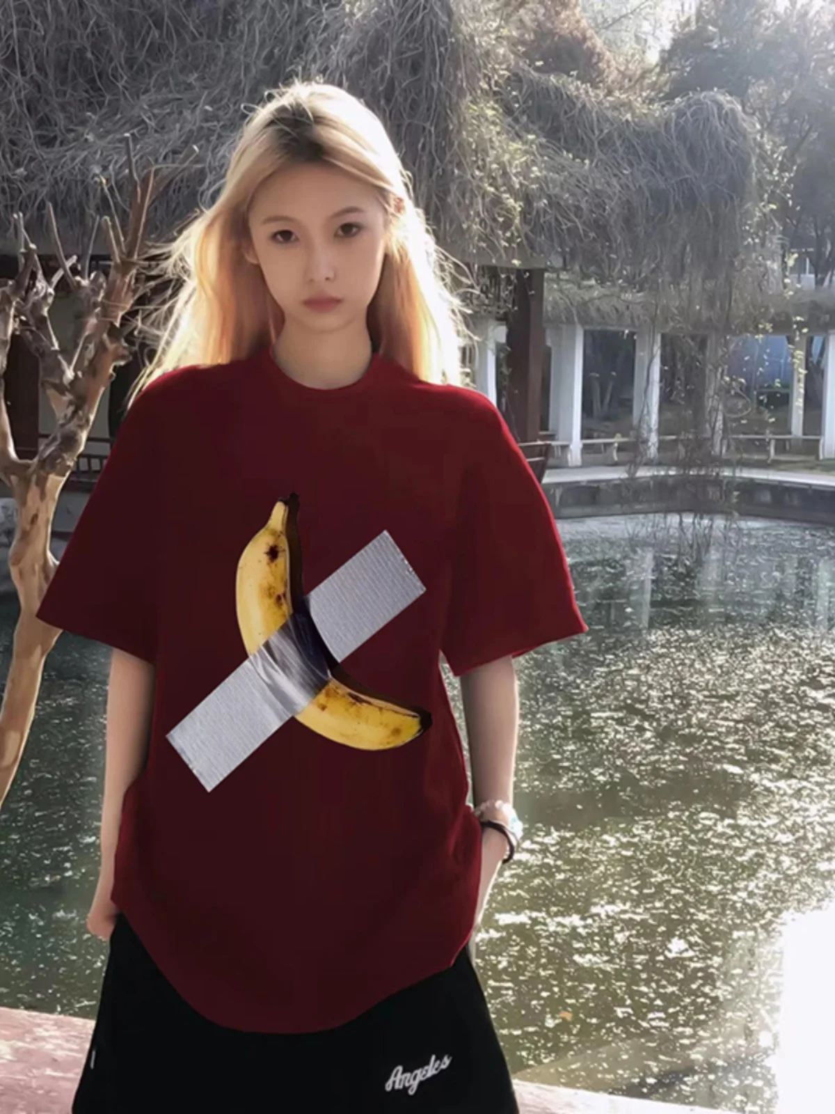 Camiseta de manga corta con estampado de plátano, estilo americano, de gran gramaje, para hombre, de verano, moderna, color rojo vino, informal, de corte holgado, juvenil, a la moda.