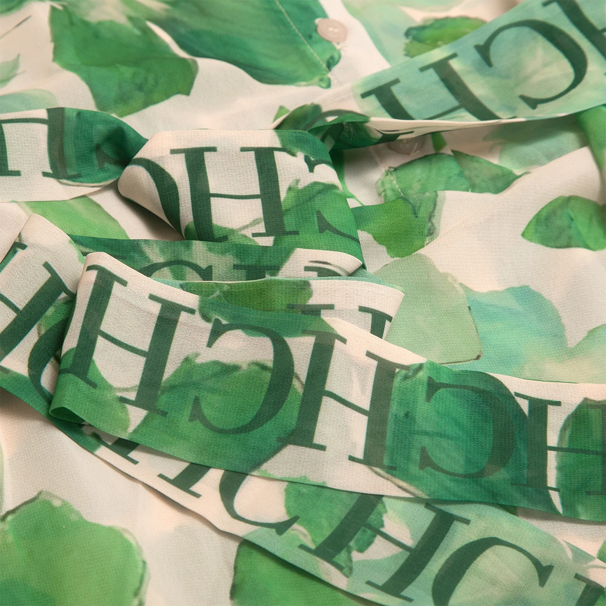 فستان CHCH النسائي 2025 ربيع جديد بأكمام طويلة وياقة زهرة خضراء للإجازة