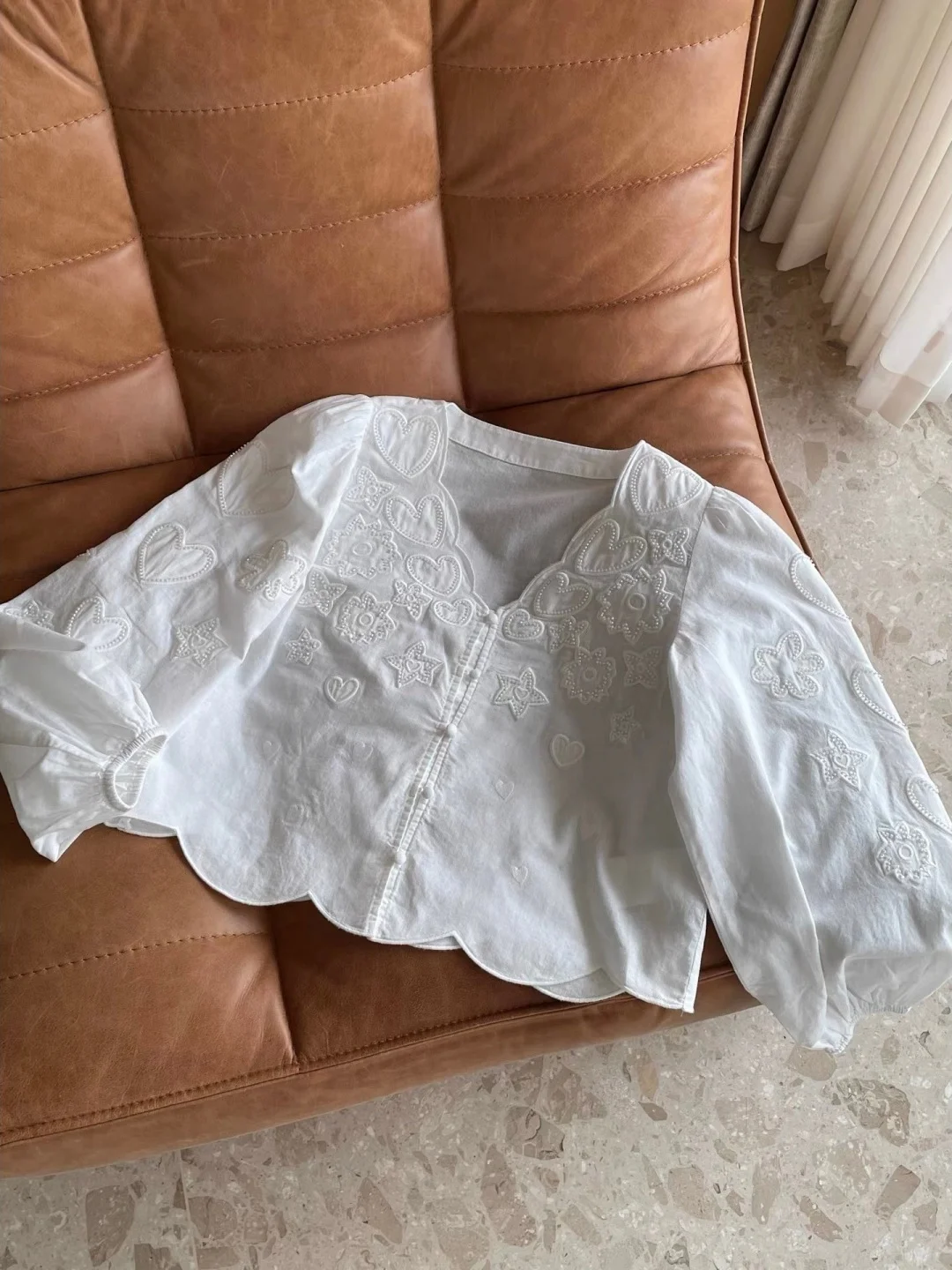 

French Sle Loose Bubble Sve Cotton irt Embroidered Heart Star ort Top V-Ne Transparent Skin-Friendly Spring 2026